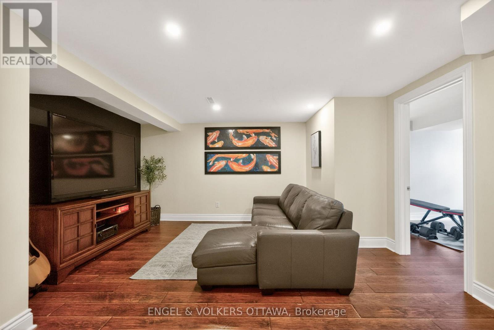 12 MANCIL DRIVE - 32