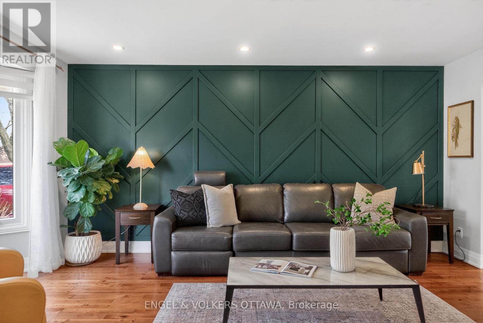 12 MANCIL DRIVE - 6