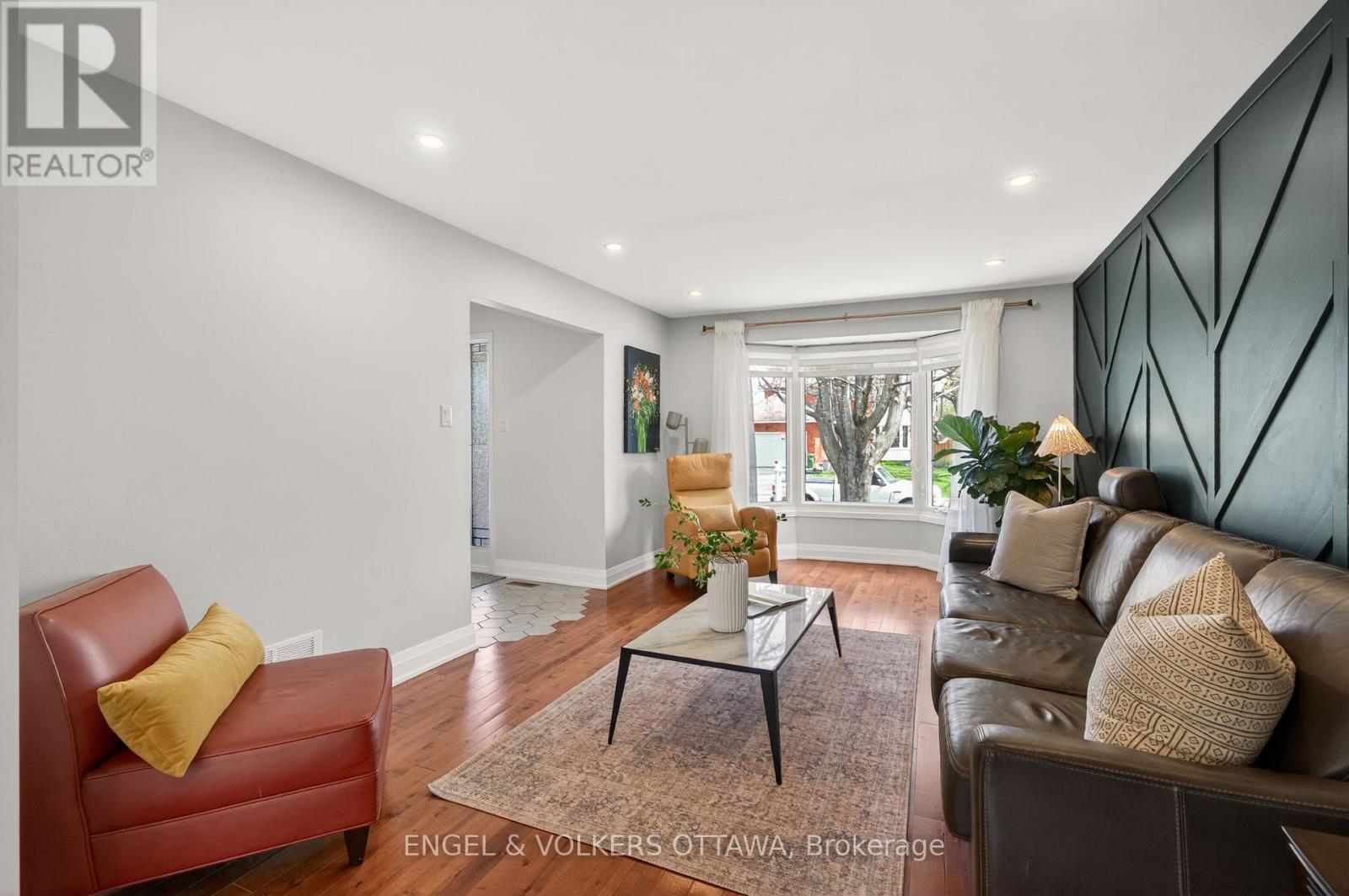 12 MANCIL DRIVE - 8