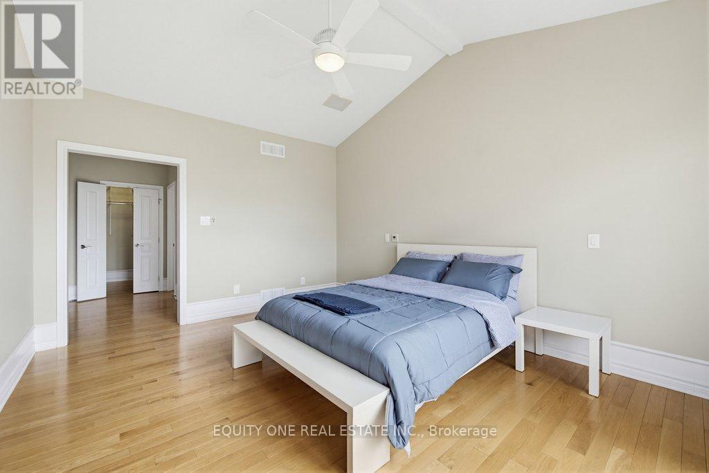 201 TRAILGATE STREET - 32