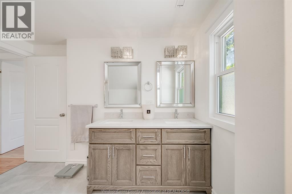 3094 BRUCE, Windsor, Ontario, N9E1W4 — Photo 4