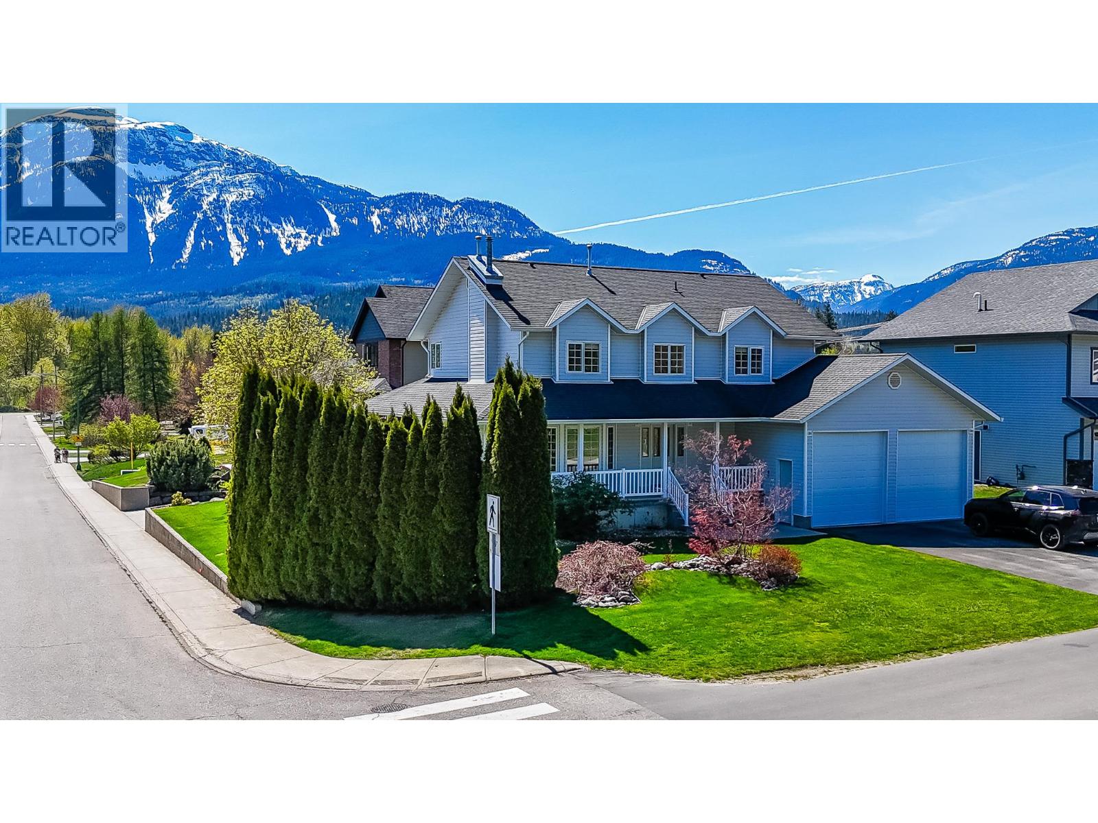 813 Eighth Street E, Revelstoke