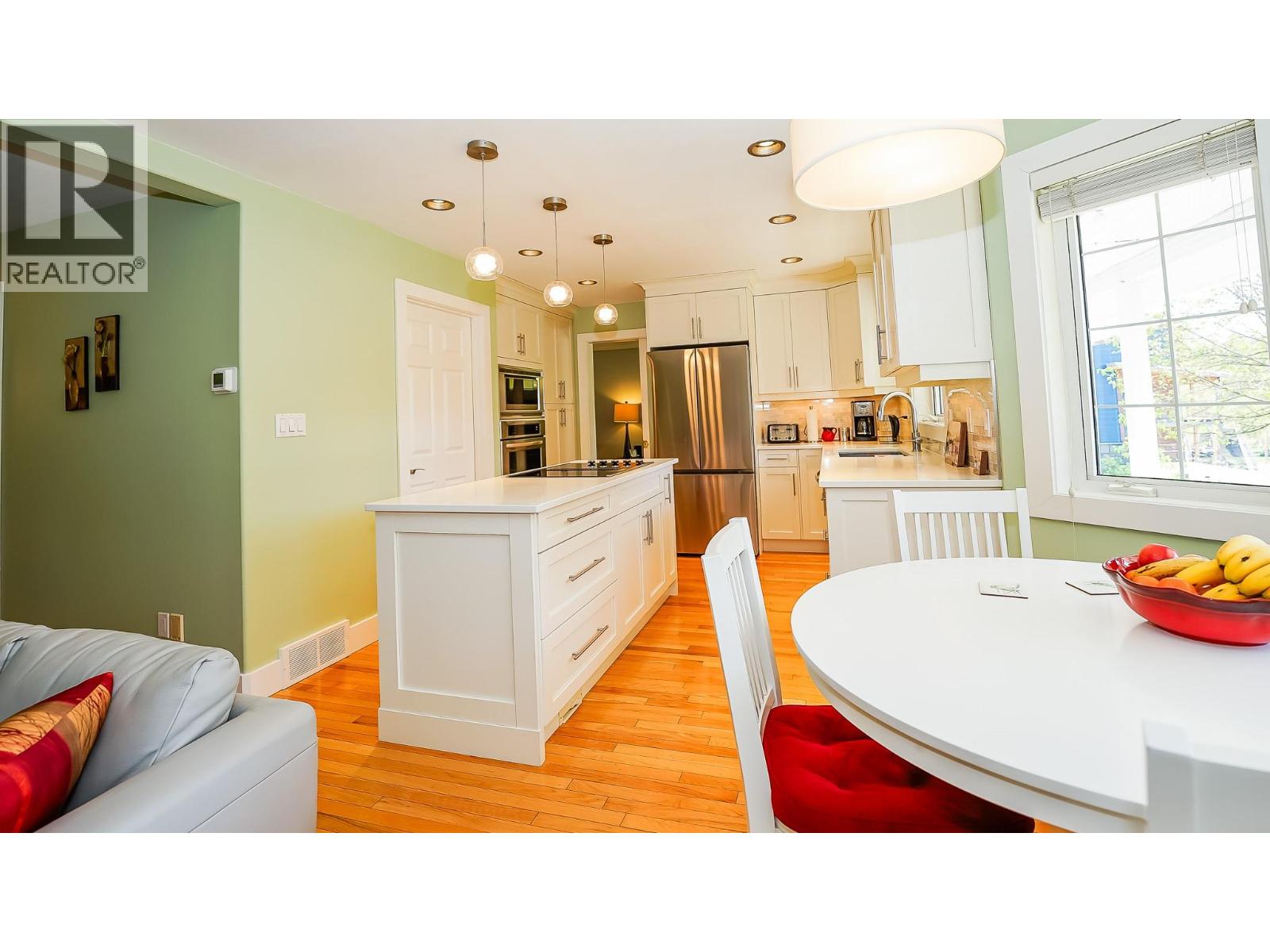 813 Eighth Street E, Revelstoke