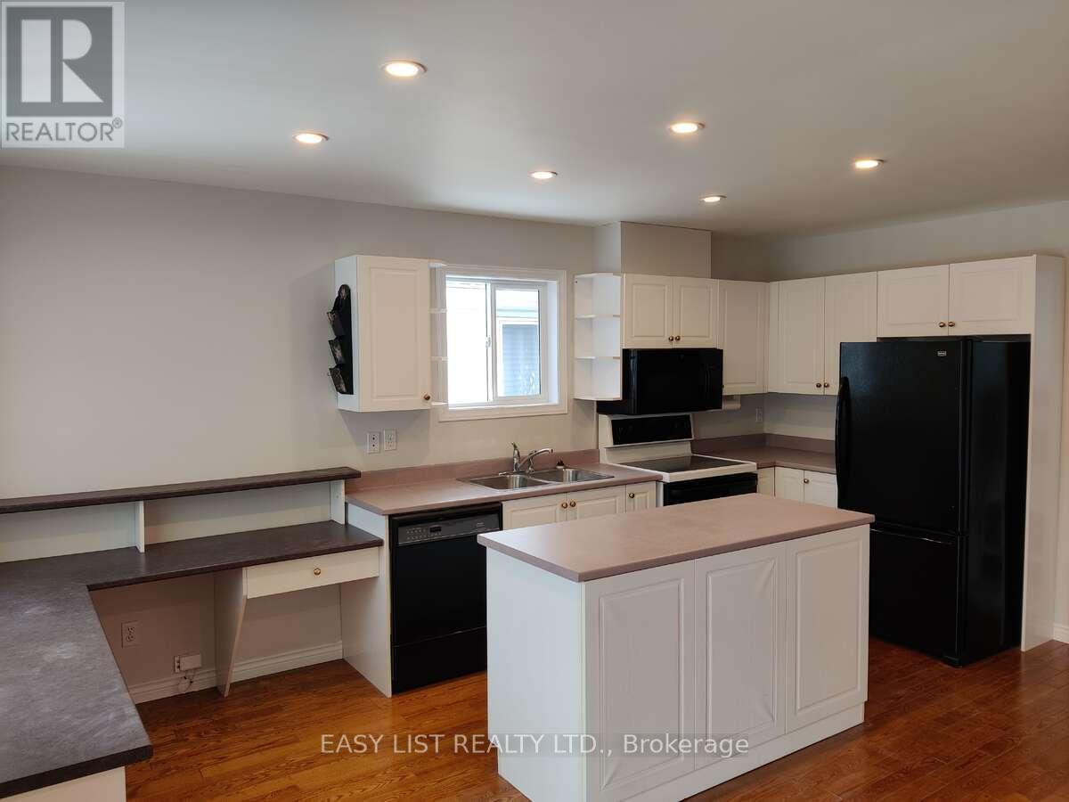16 FAIRVIEW CRESCENT - 4