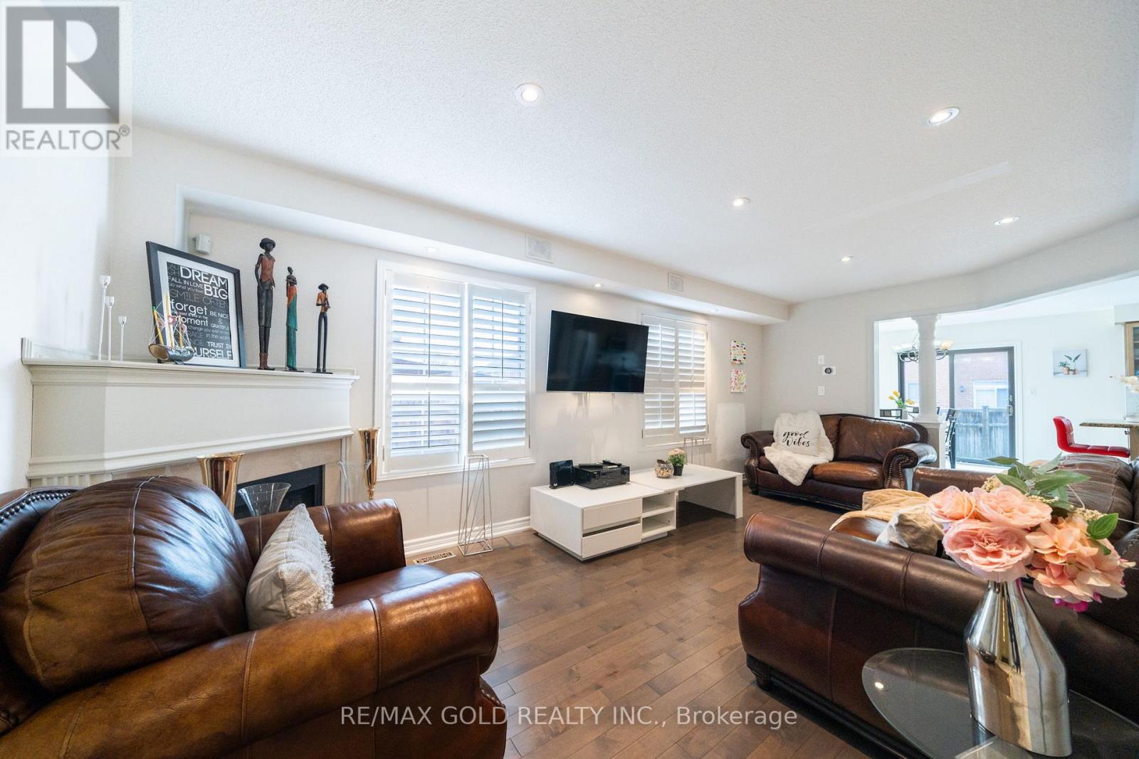 19 SPRING VALLEY COURT - 10