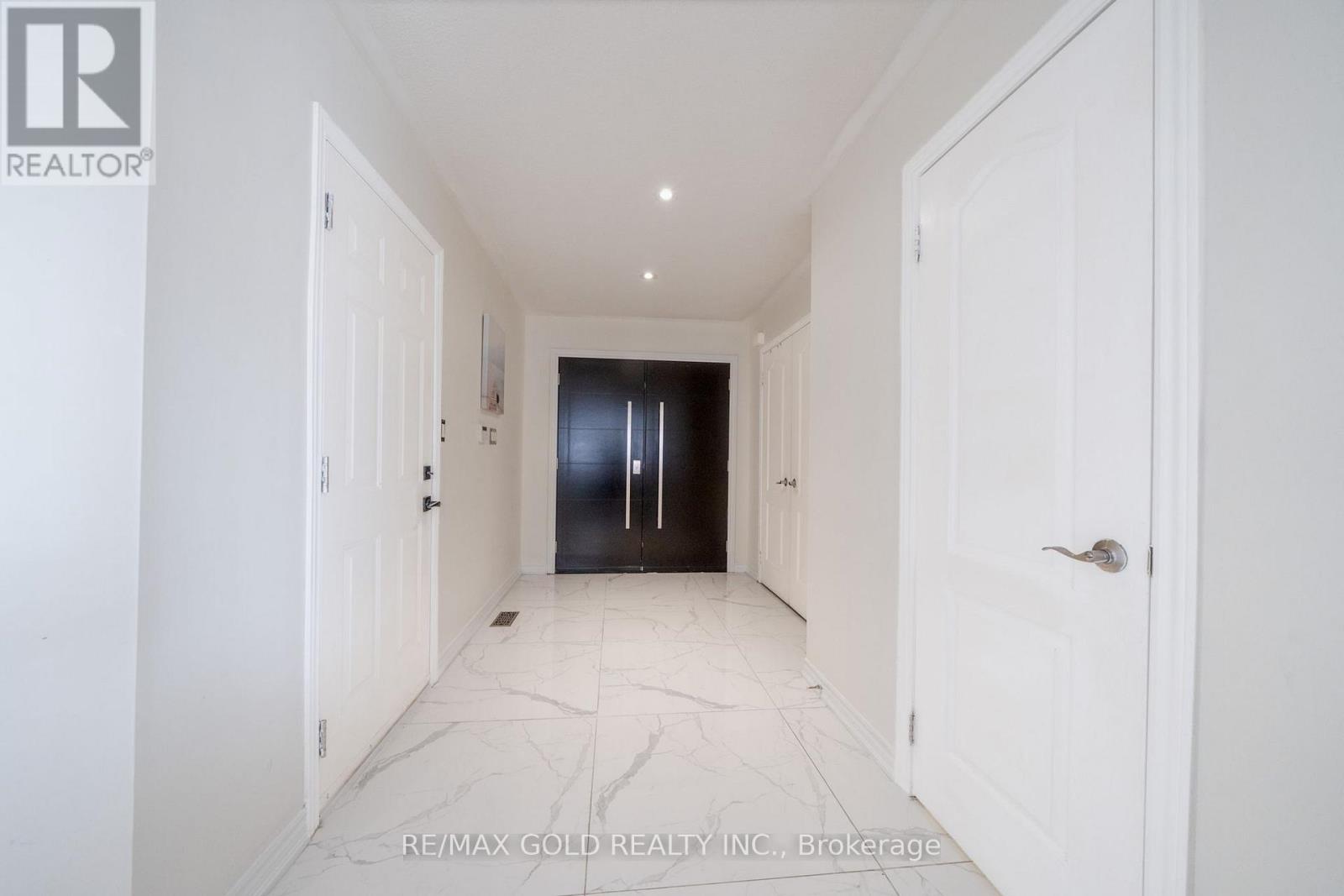 19 SPRING VALLEY COURT - 6