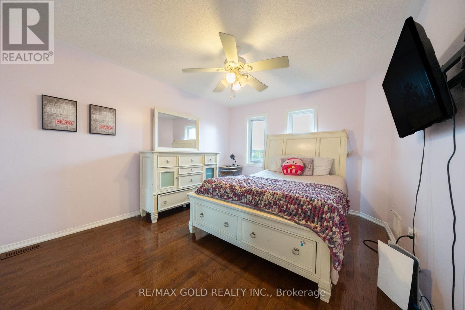 19 SPRING VALLEY COURT - 28