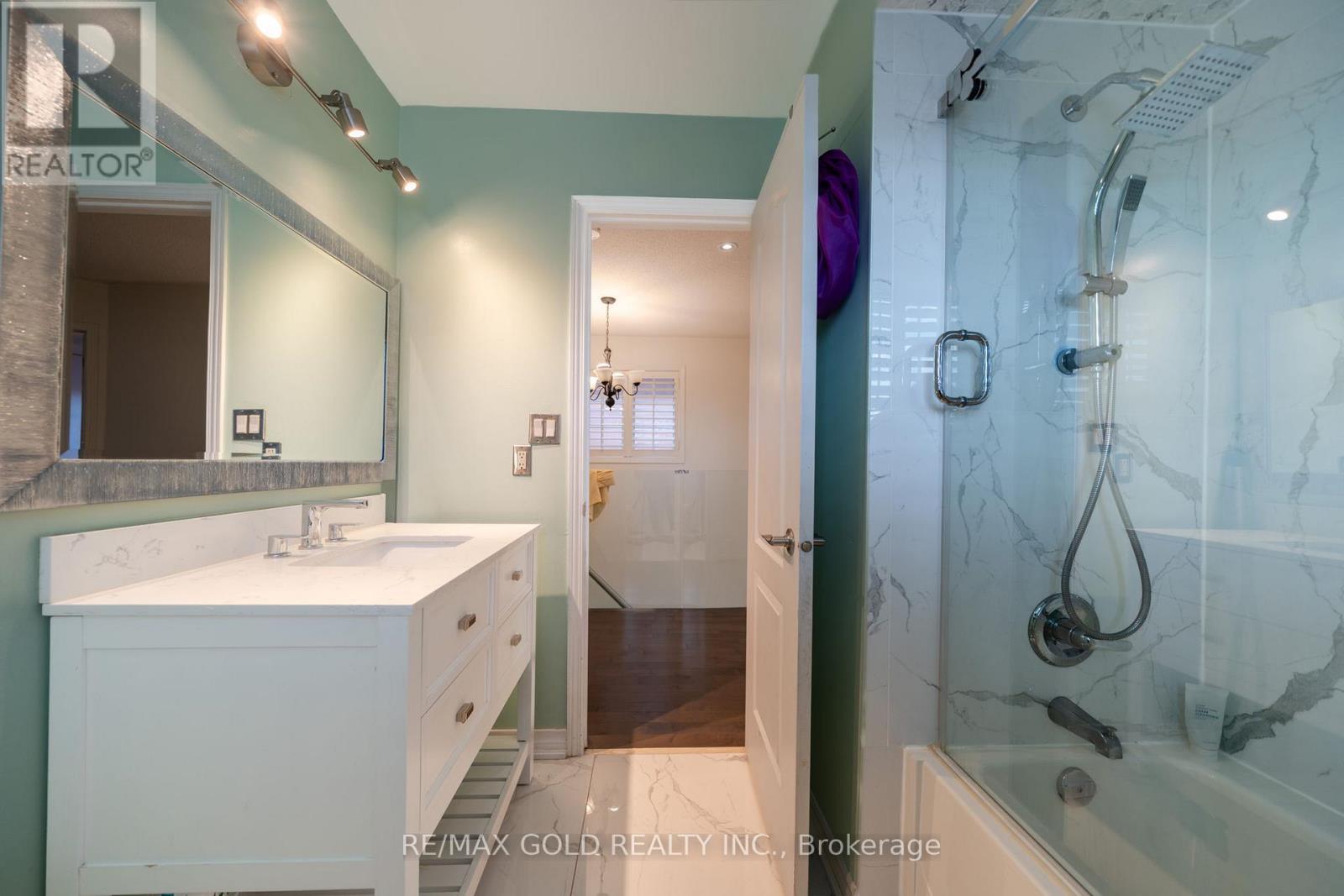 19 SPRING VALLEY COURT - 26