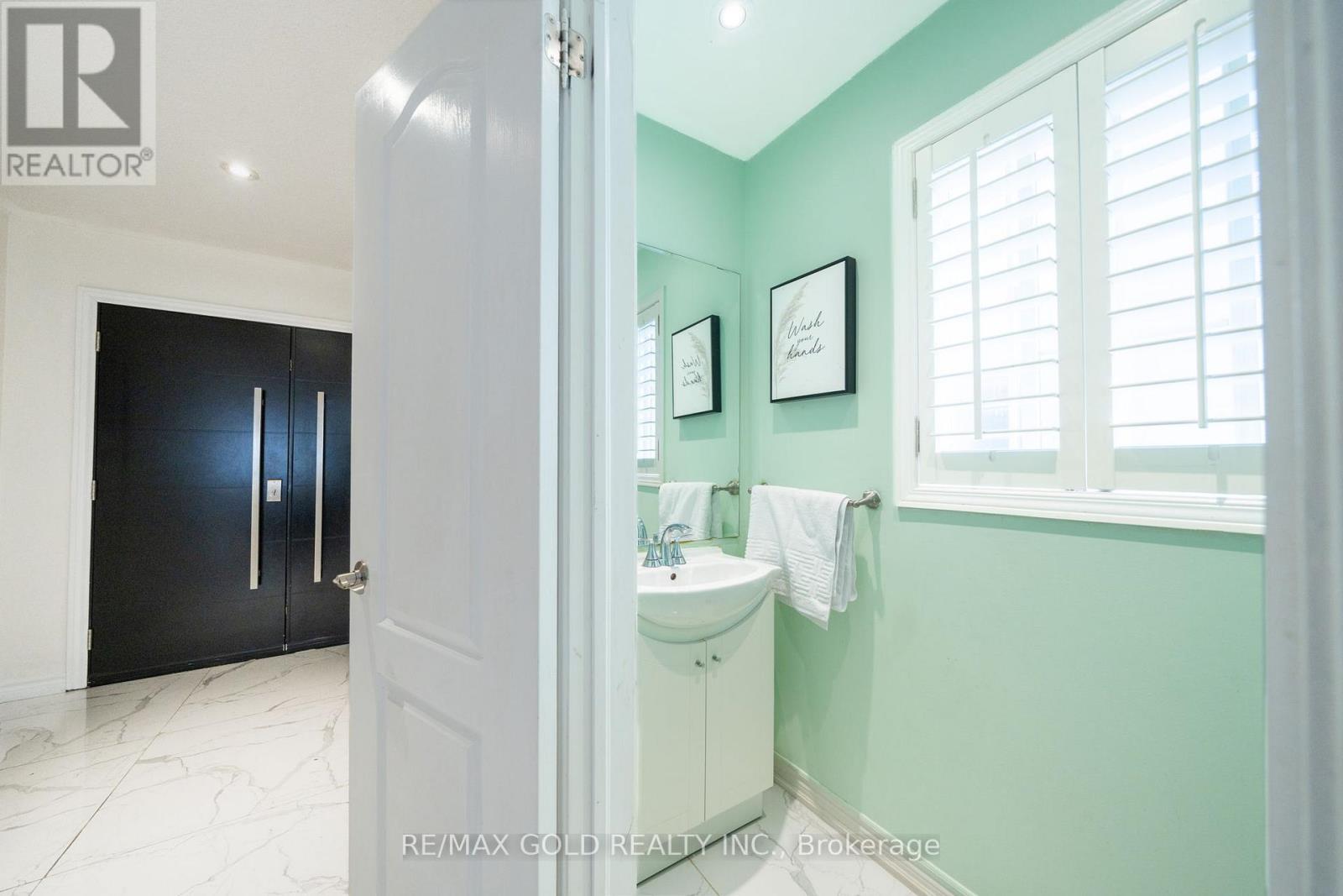 19 SPRING VALLEY COURT - 8