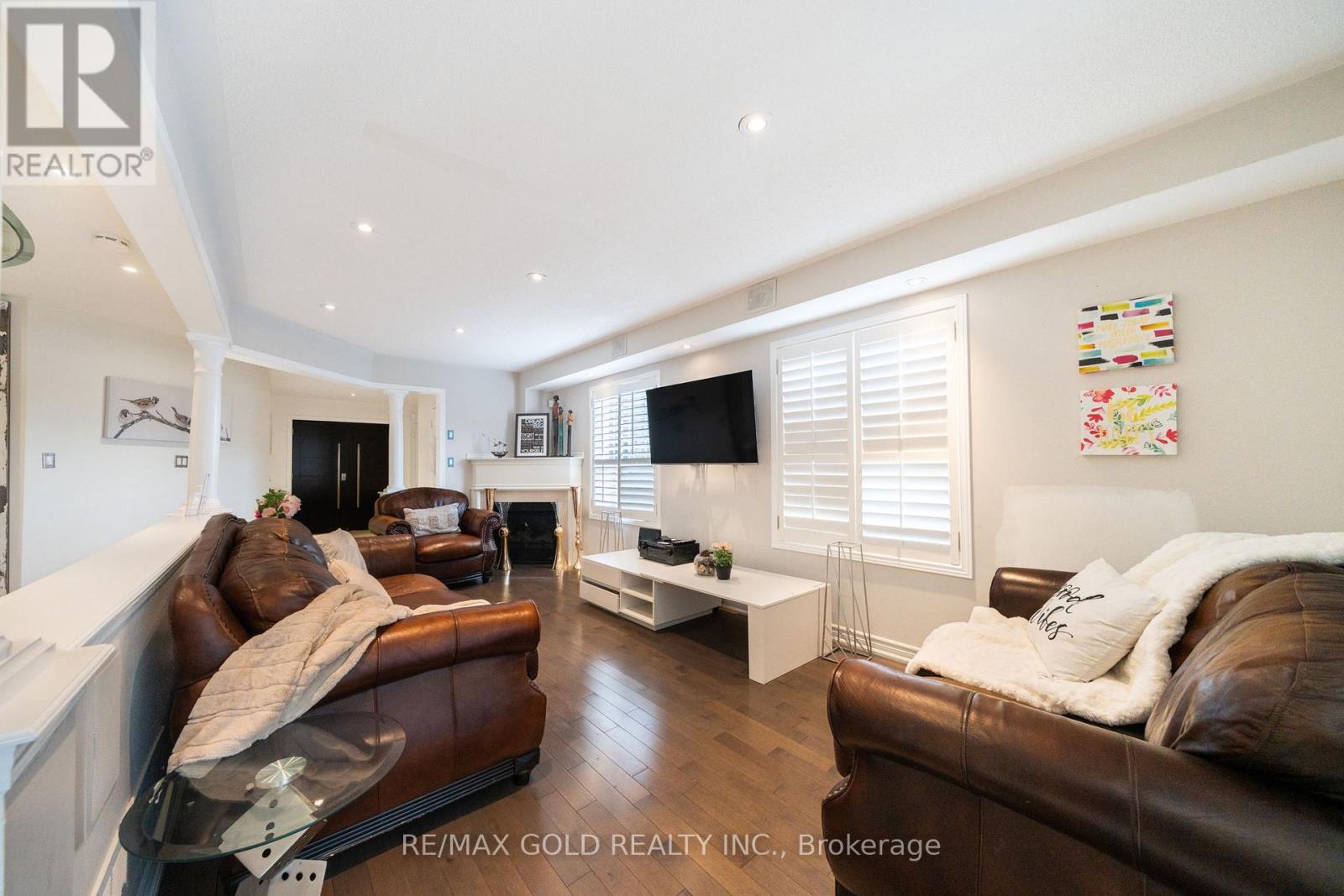 19 SPRING VALLEY COURT - 9