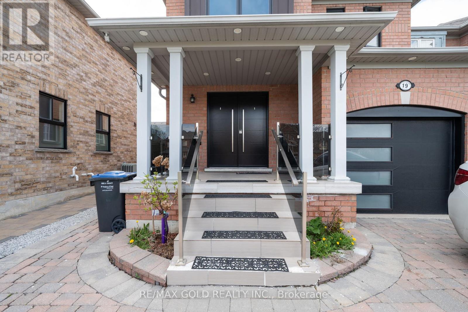 19 SPRING VALLEY COURT - 4