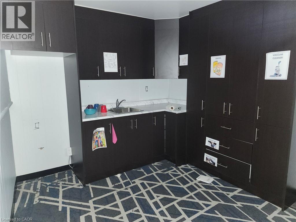 18 AINSLIE Street S, Cambridge, Ontario, N1R3K1 — Photo 5