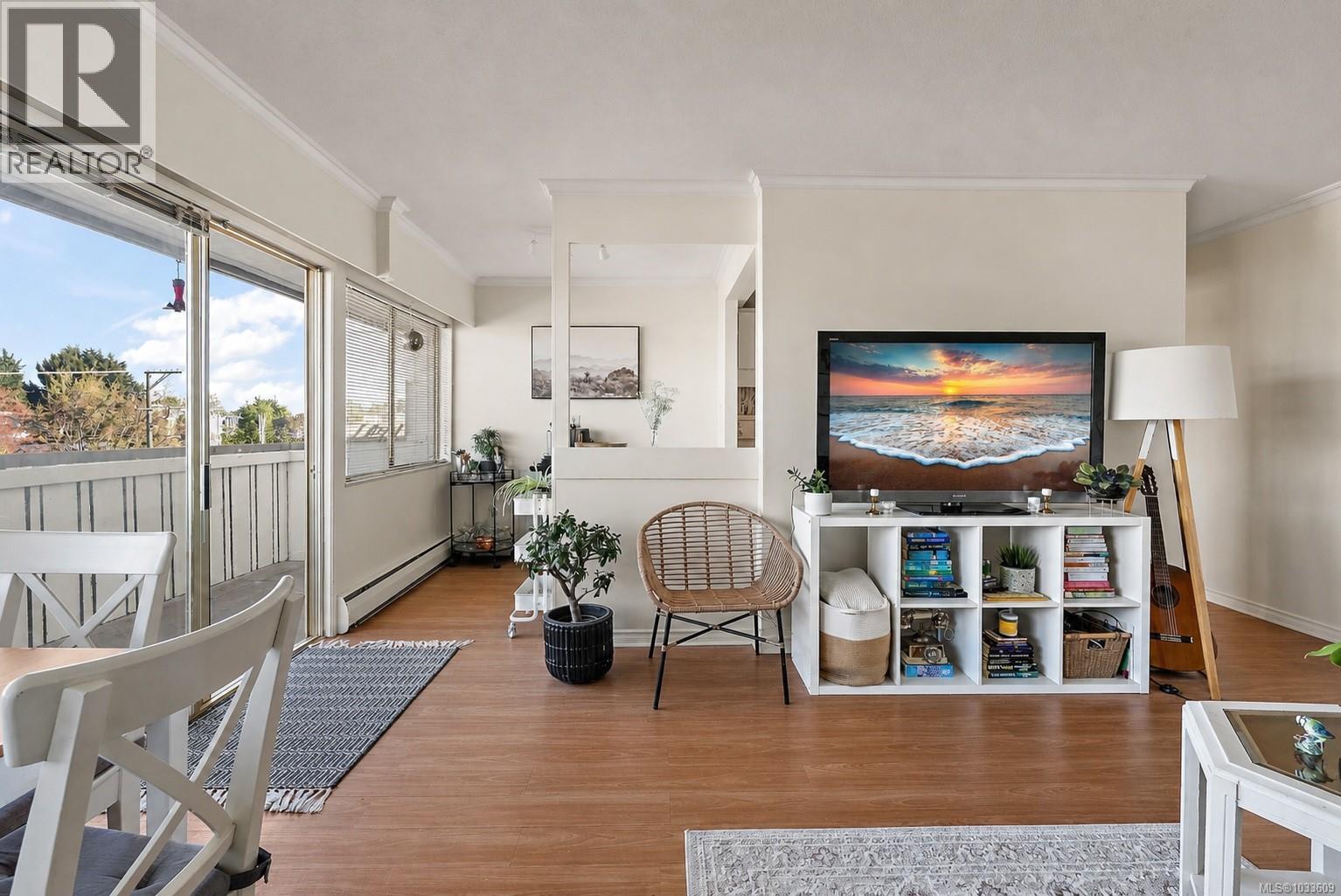 #309 964 Heywood Ave - 1