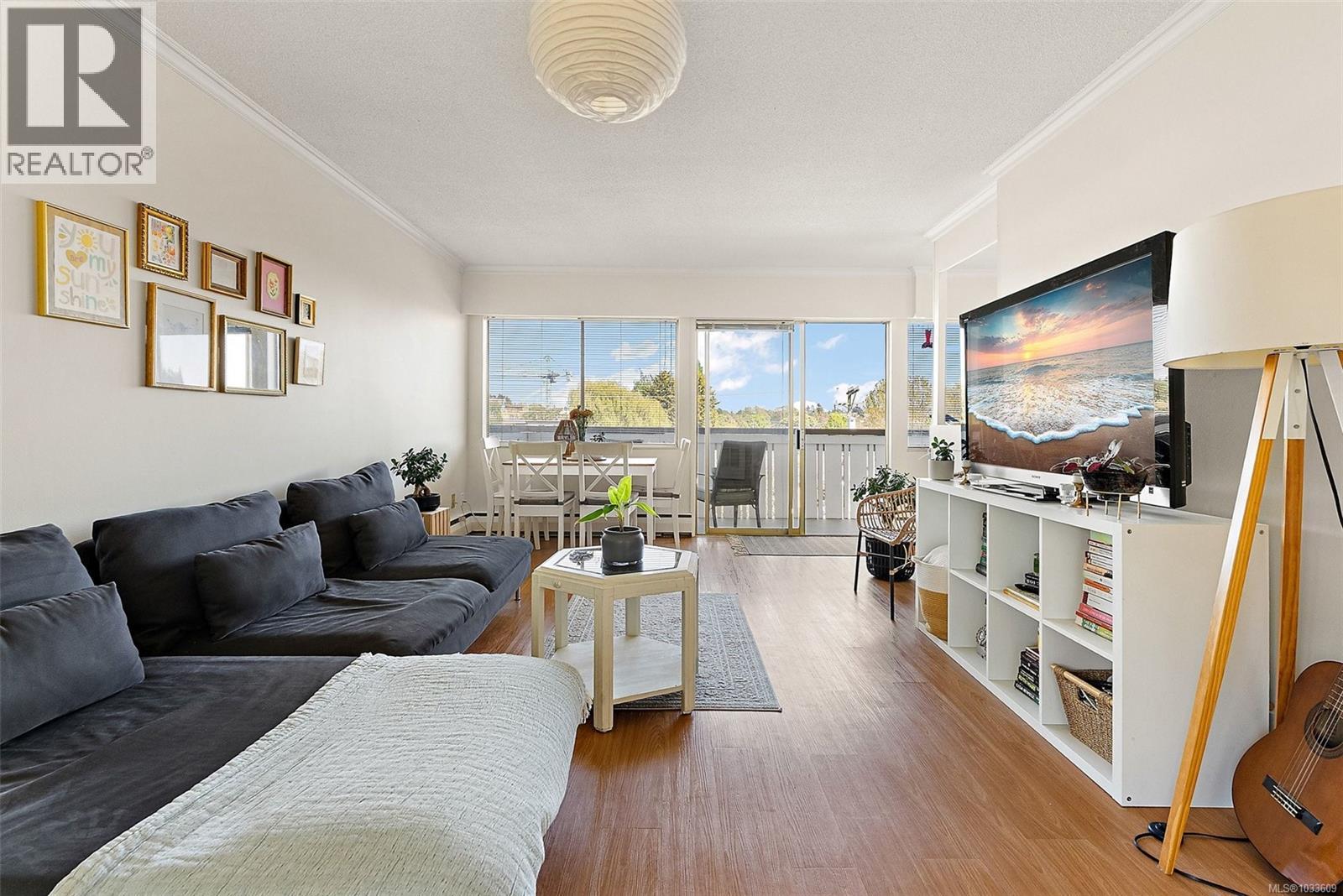 #309 964 Heywood Ave - 3