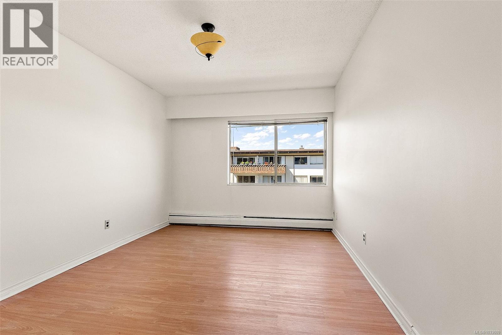 #309 964 Heywood Ave - 13
