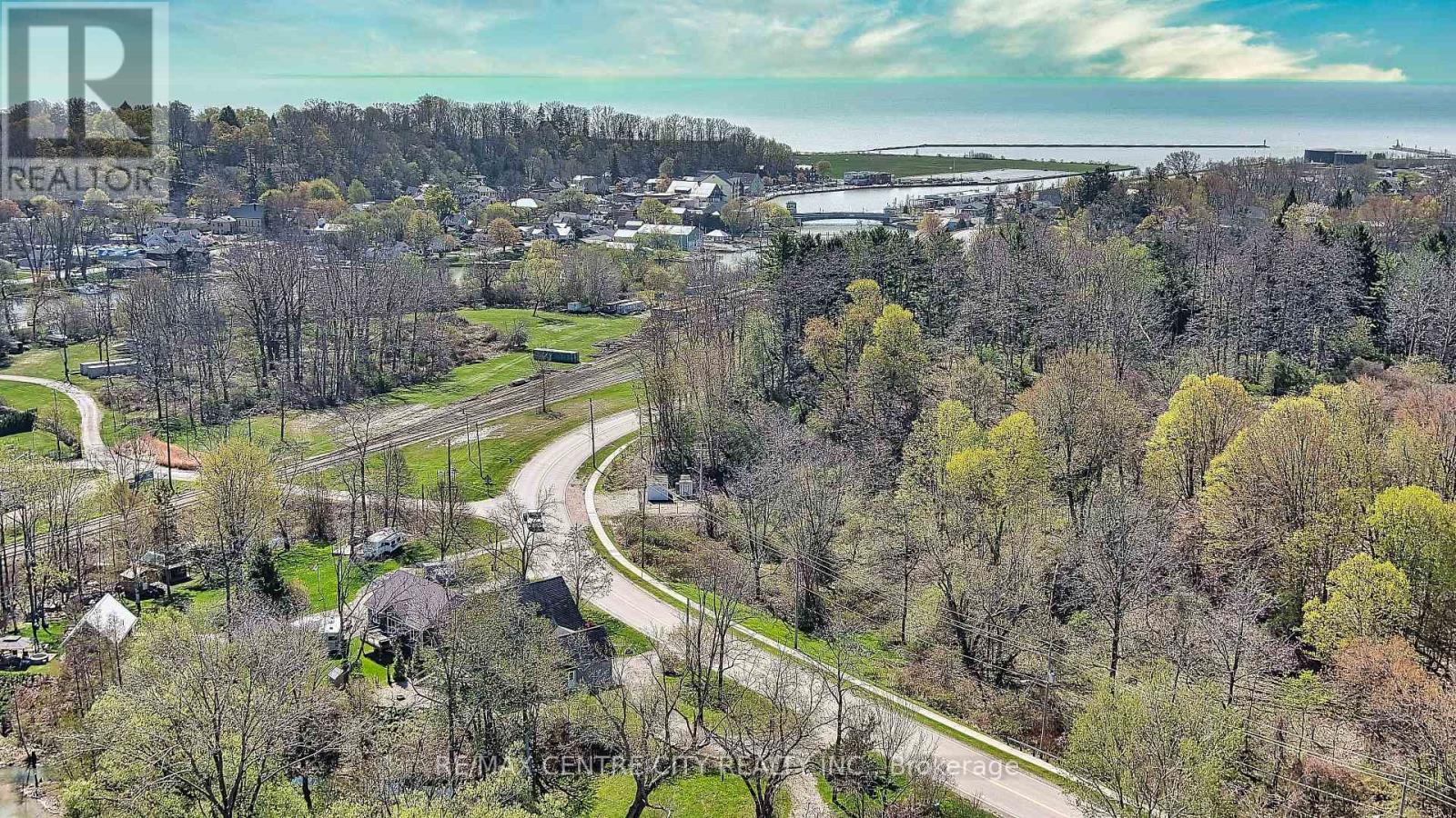 #29 301 CARLOW ROAD - 31