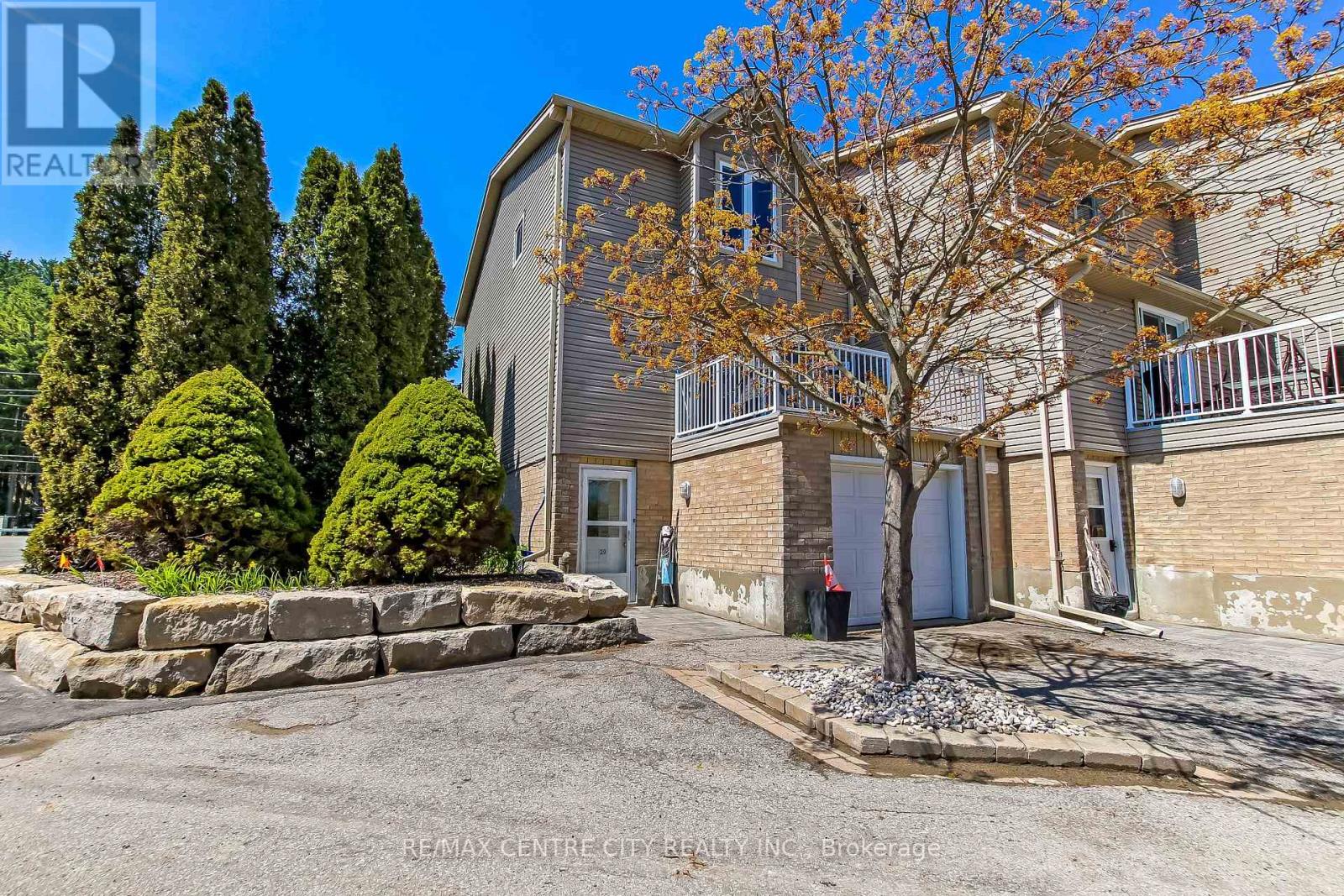 #29 301 CARLOW ROAD - 36