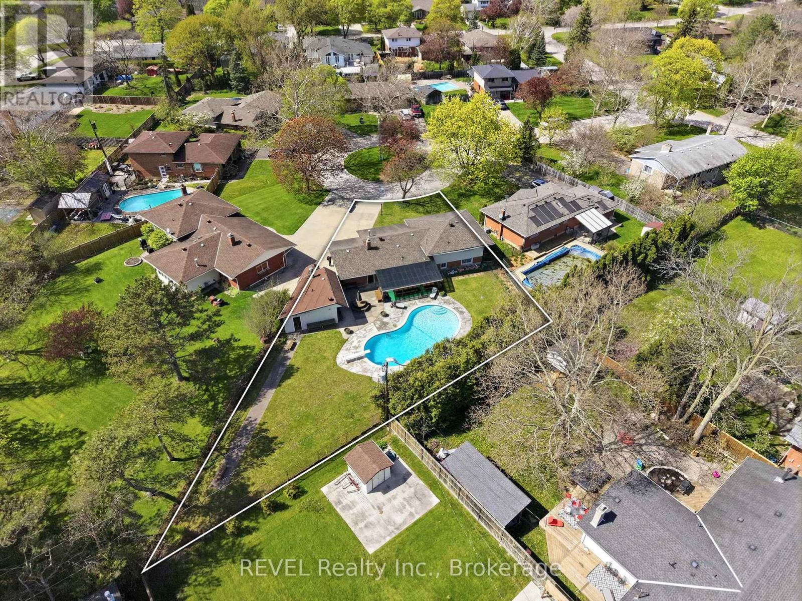 8 FERNWOOD TERRACE - 47