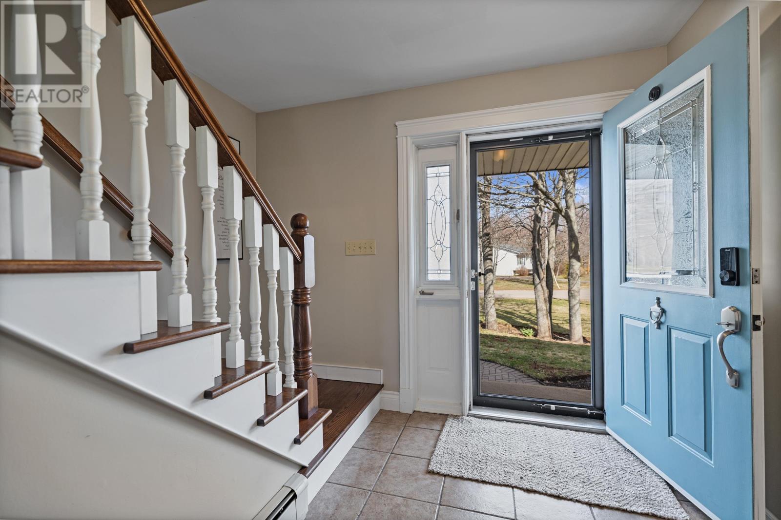 8 MacMillan Crescent - 6
