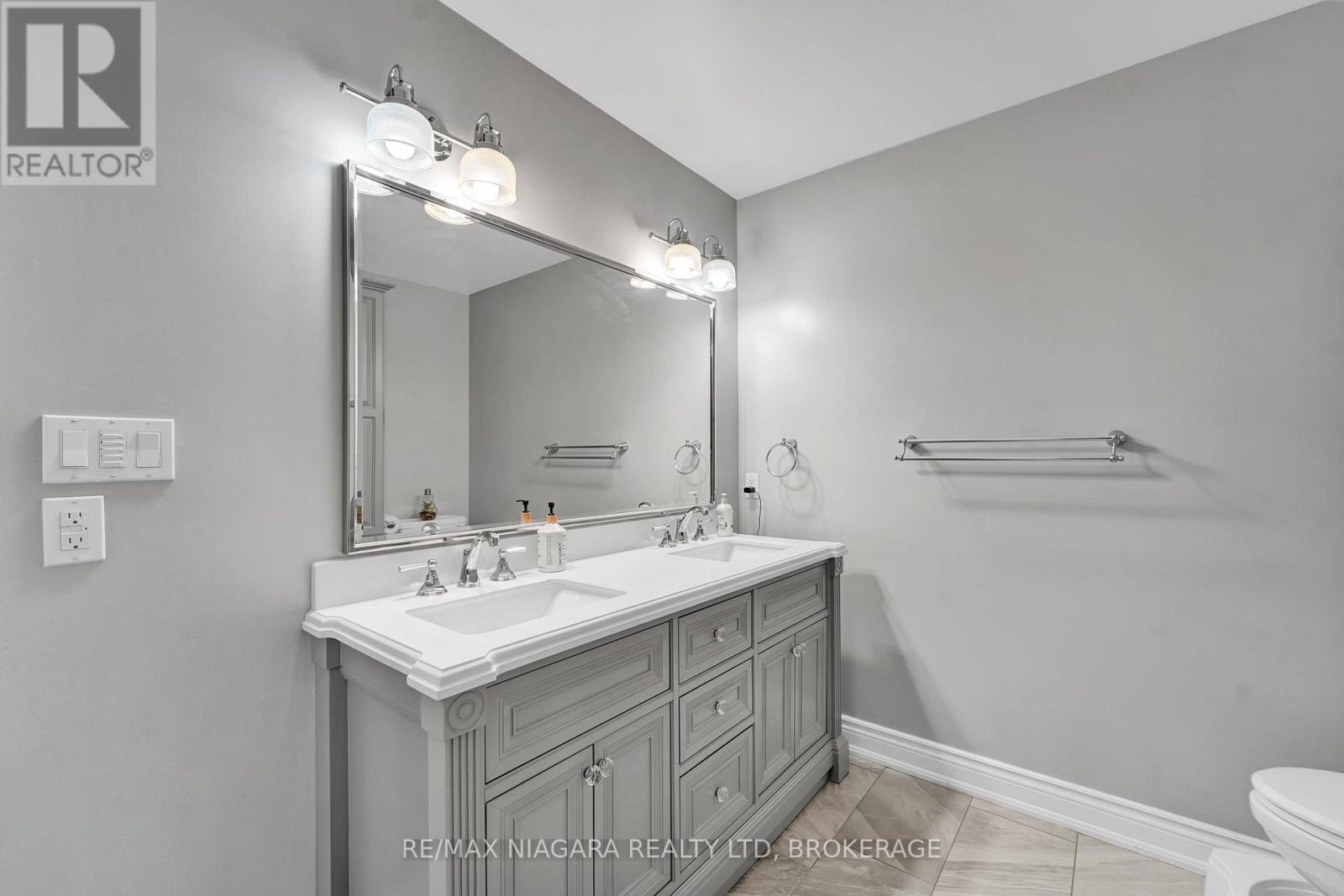 8018 CATHEDRAL DRIVE - 31
