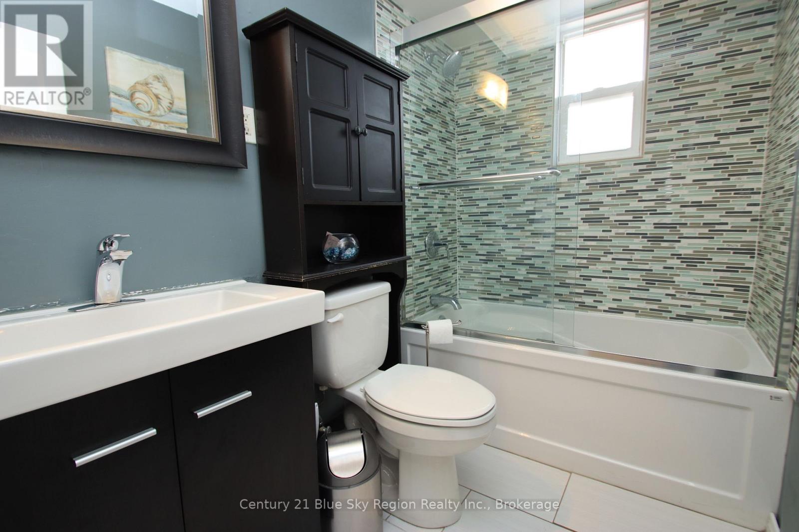 127 BENNETT STREET - 10