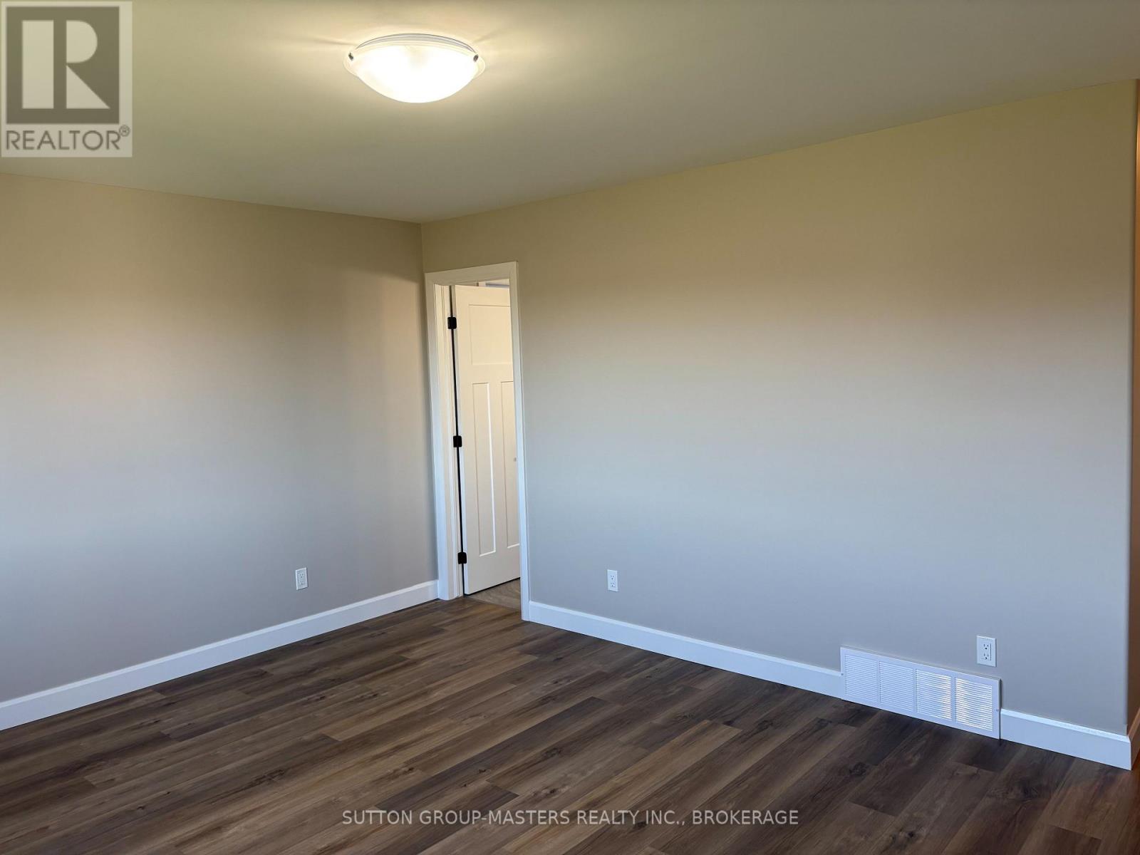 812 WINDERMERE DRIVE - 11