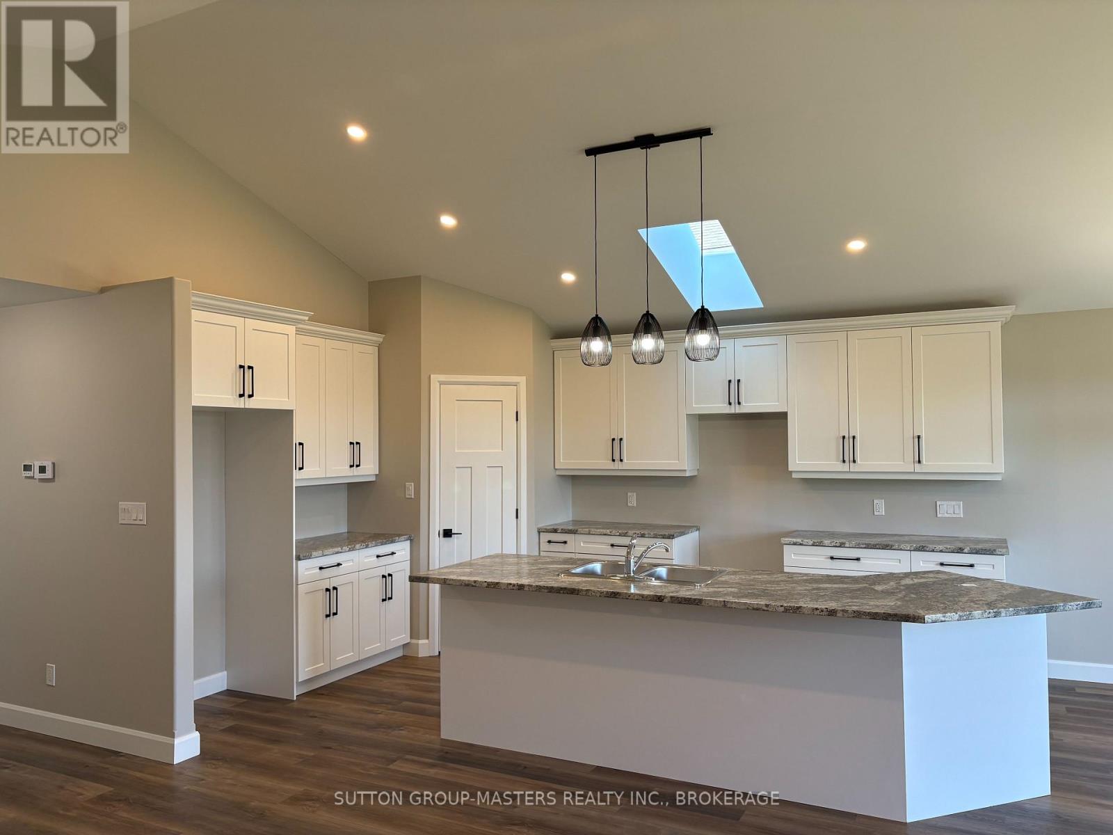812 WINDERMERE DRIVE - 5