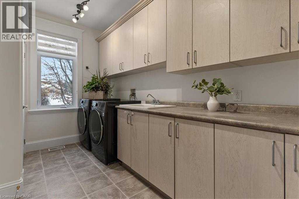 86 CANTERS Close, Kitchener, Ontario, N2C2R3 — Photo 37