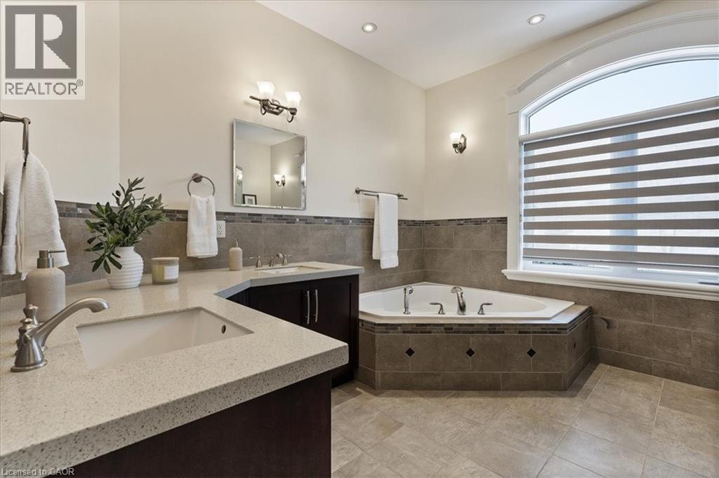 86 CANTERS Close, Kitchener, Ontario, N2C2R3 — Photo 11