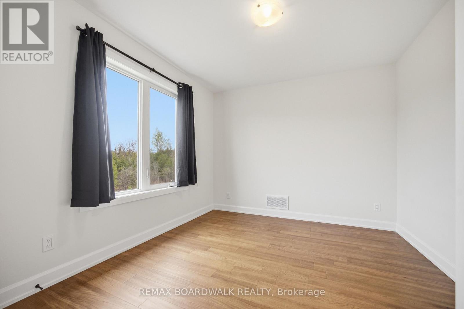 447 CHURCHILL ROAD - 22
