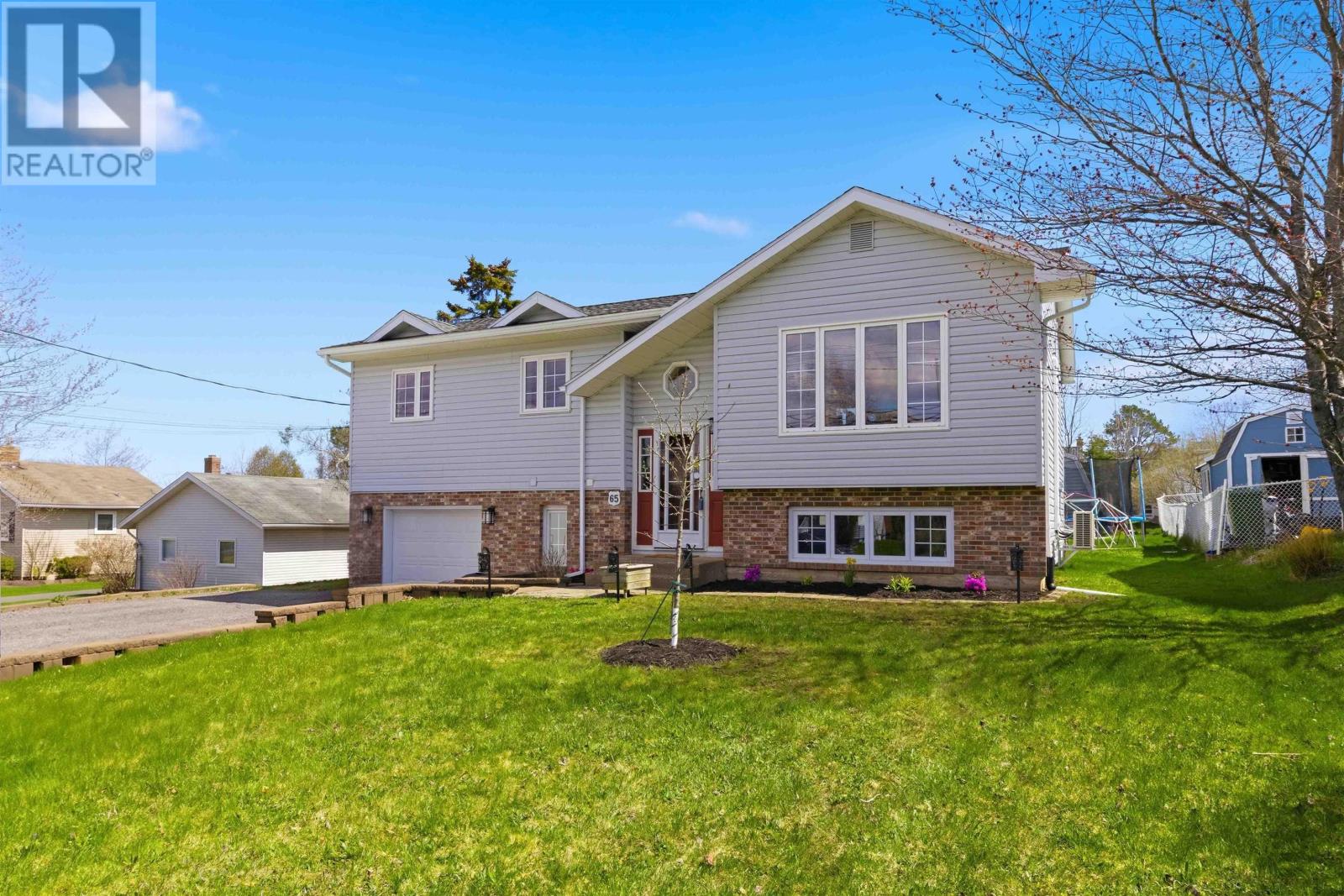 Property 7 of 38 of 65 Astral Drive