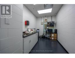 1523 Bell Mill Side Road, Tillsonburg, ON N4G5V3 Photo 8