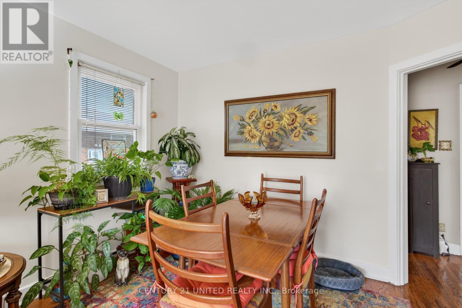 17 MARGARET STREET N - 15