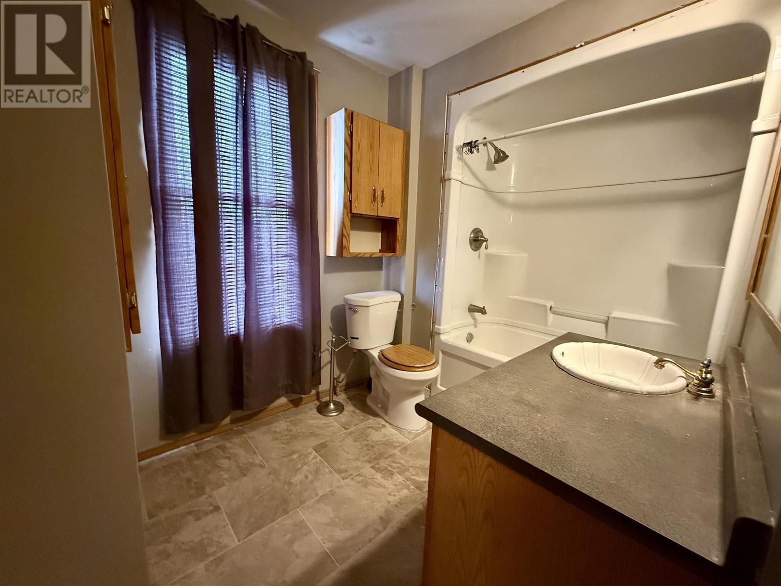 135 Norah ST N, Thunder Bay, Ontario, P7C4G9 — Photo 8