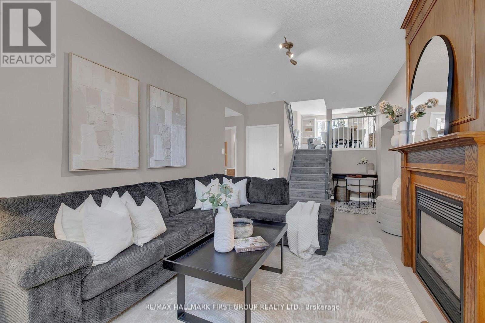 159 SANDRINGHAM DRIVE - 31