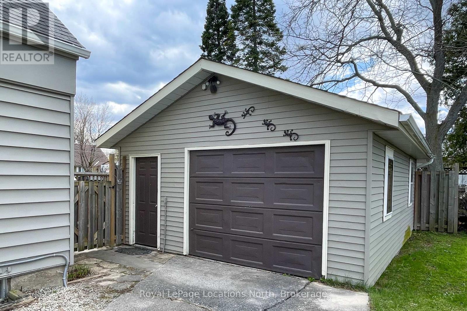 238 TROWBRIDGE STREET W - Image 3