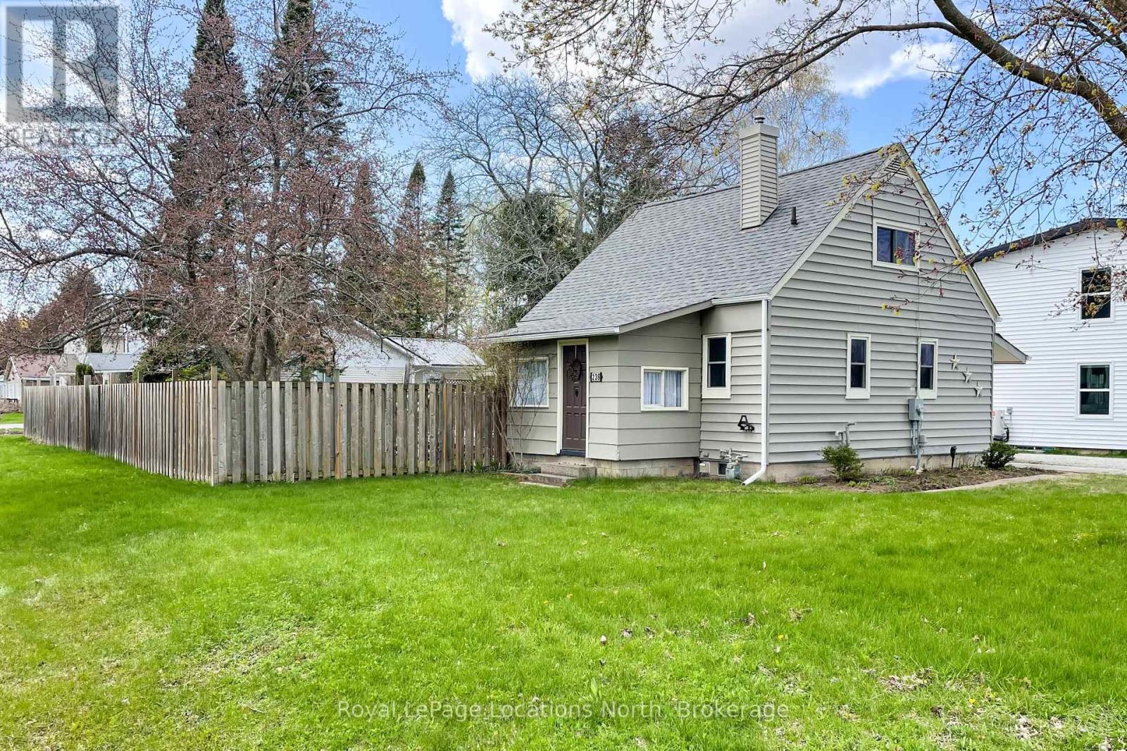 238 TROWBRIDGE STREET W - 43