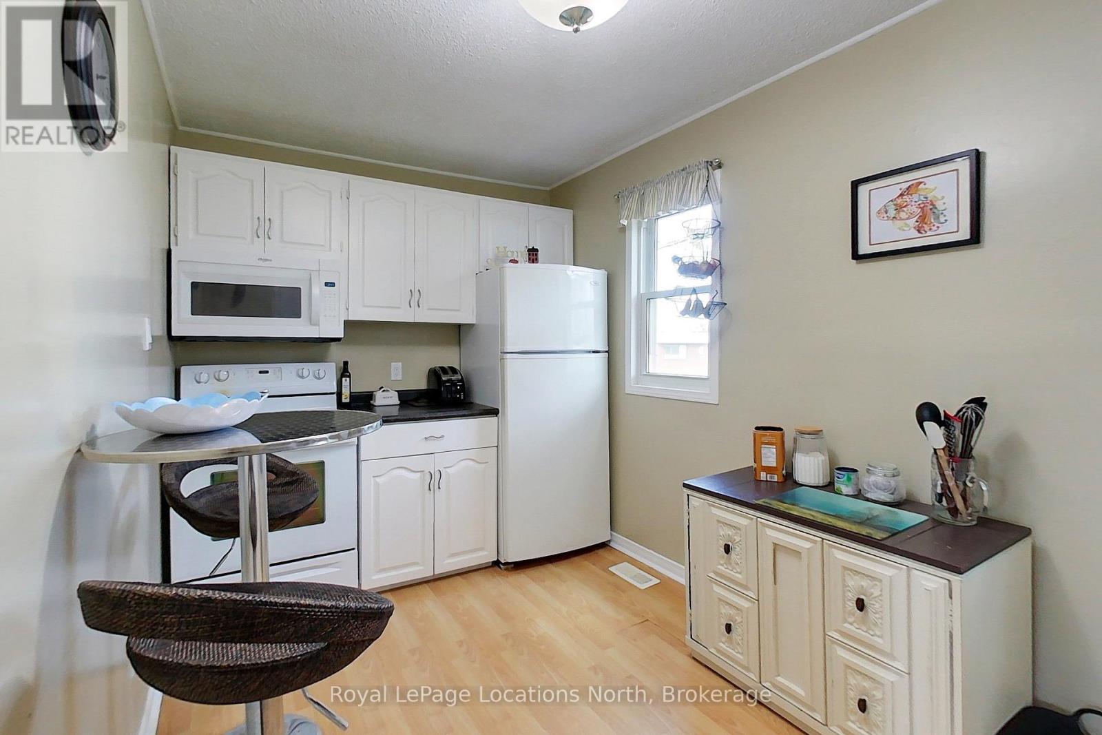 238 TROWBRIDGE STREET W - 47