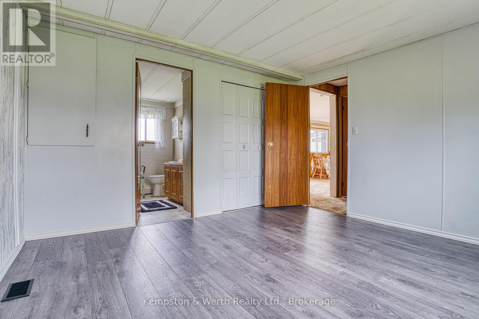 71 FAIRVIEW CRESCENT - 25