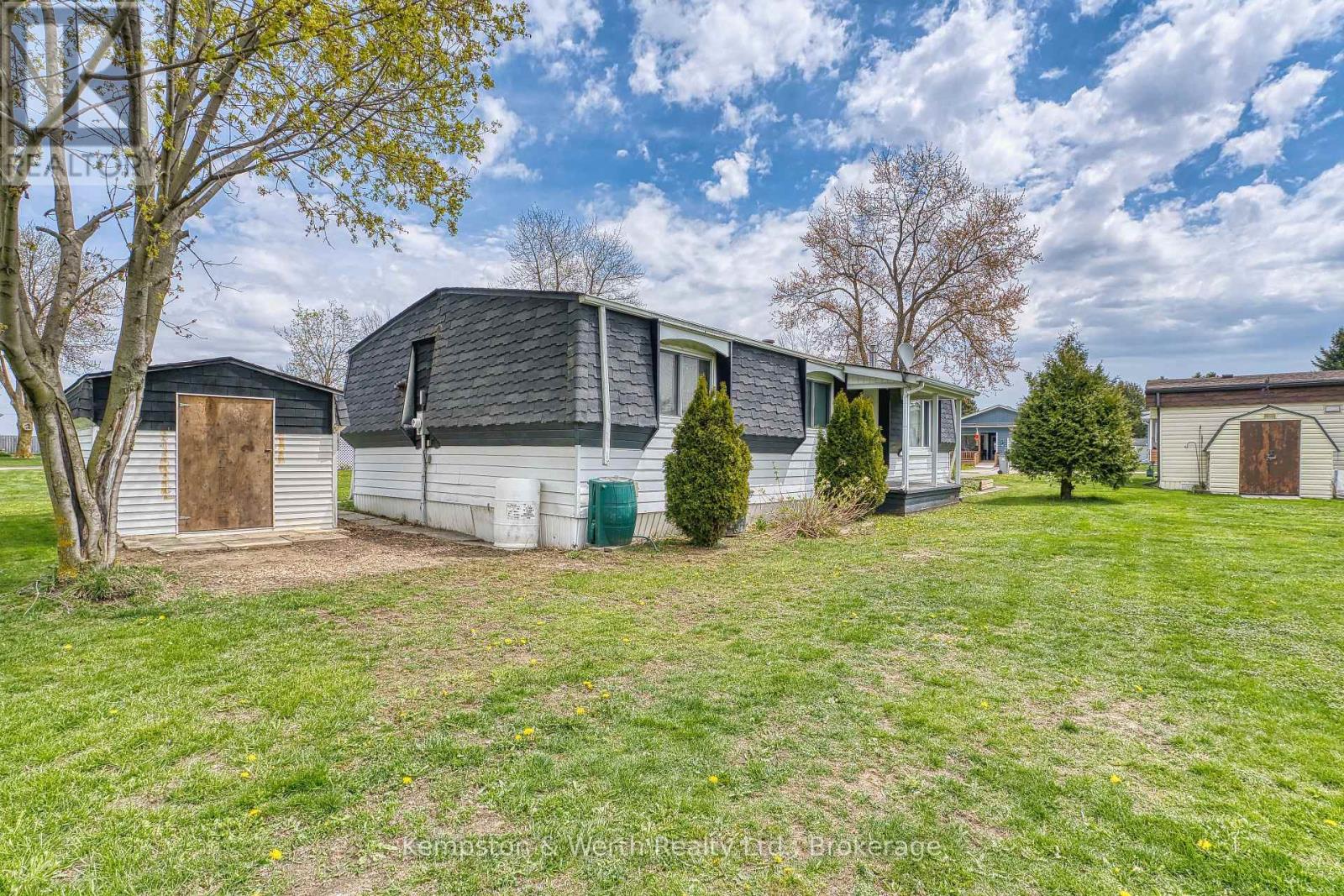 71 FAIRVIEW CRESCENT - 6