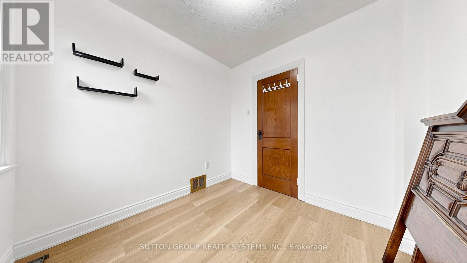 683 OLD WESTON ROAD - 32