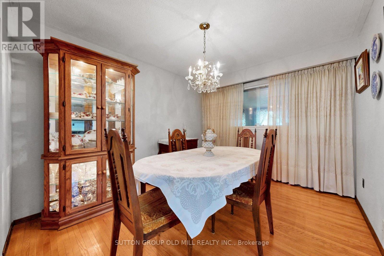 659 BALMORAL DRIVE - 9