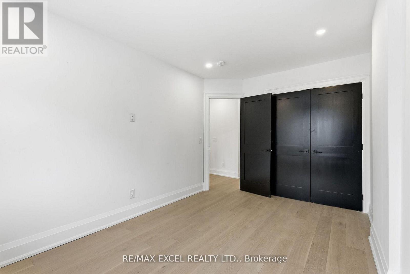 34 RAYMOND AVENUE - 13