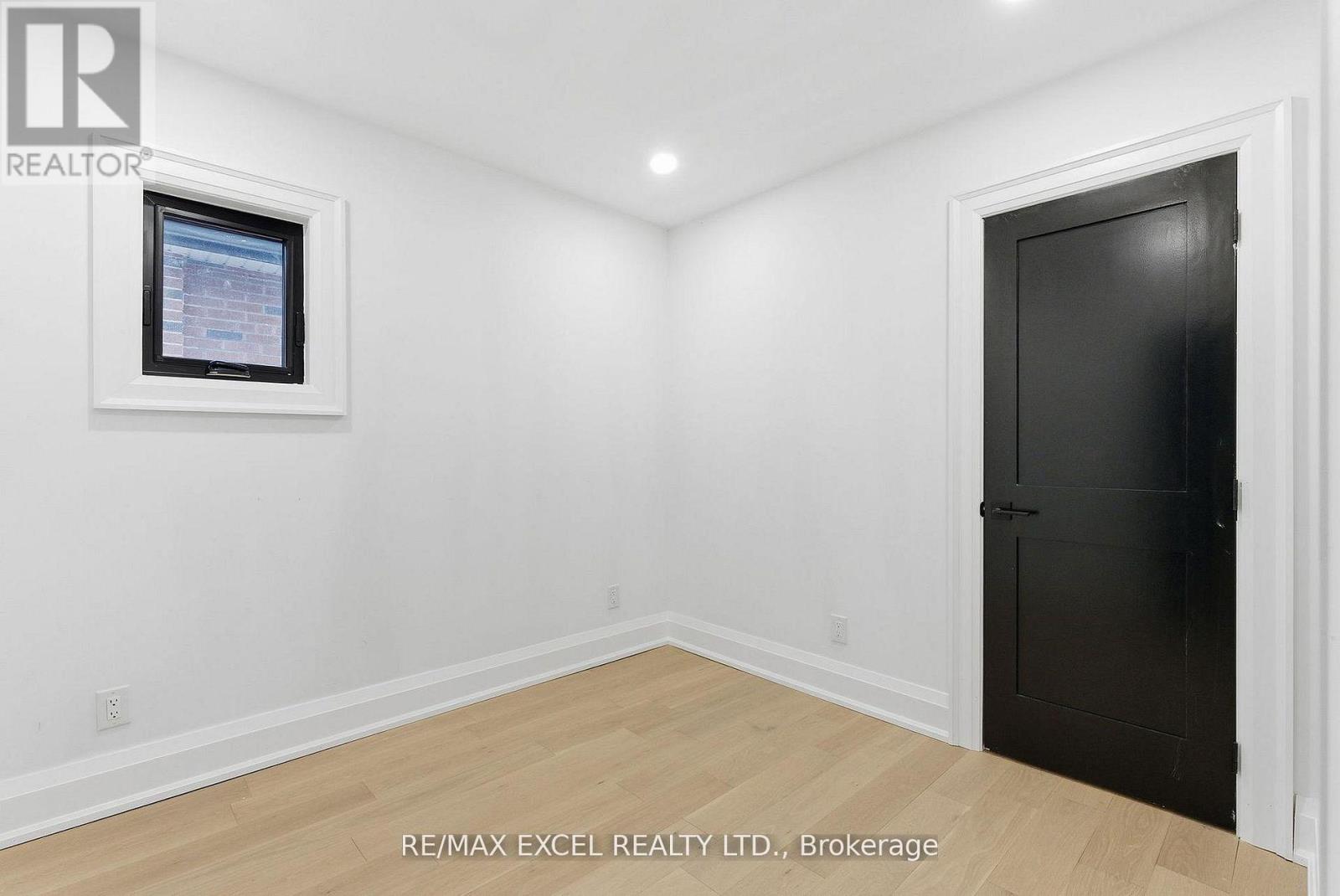 34 RAYMOND AVENUE - 15