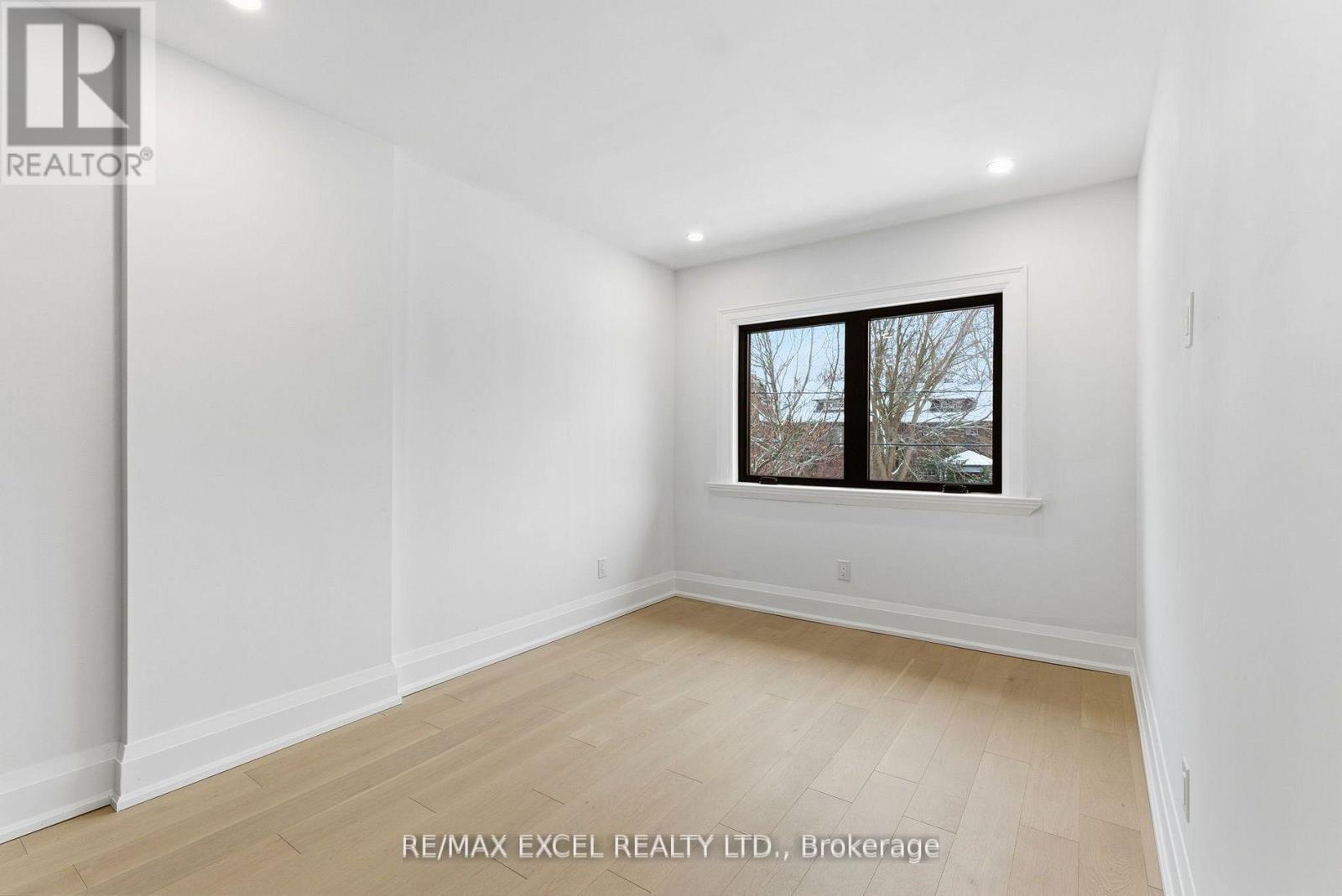 34 RAYMOND AVENUE - 12
