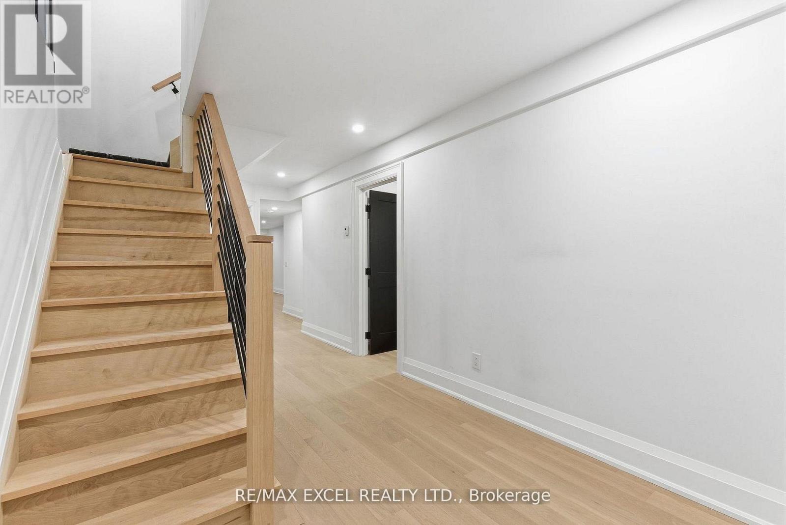 34 RAYMOND AVENUE - 28