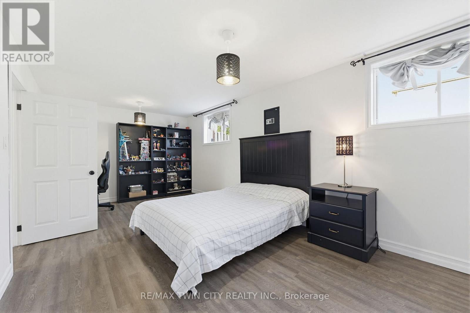 60 ST PATRICK'S DRIVE - 24
