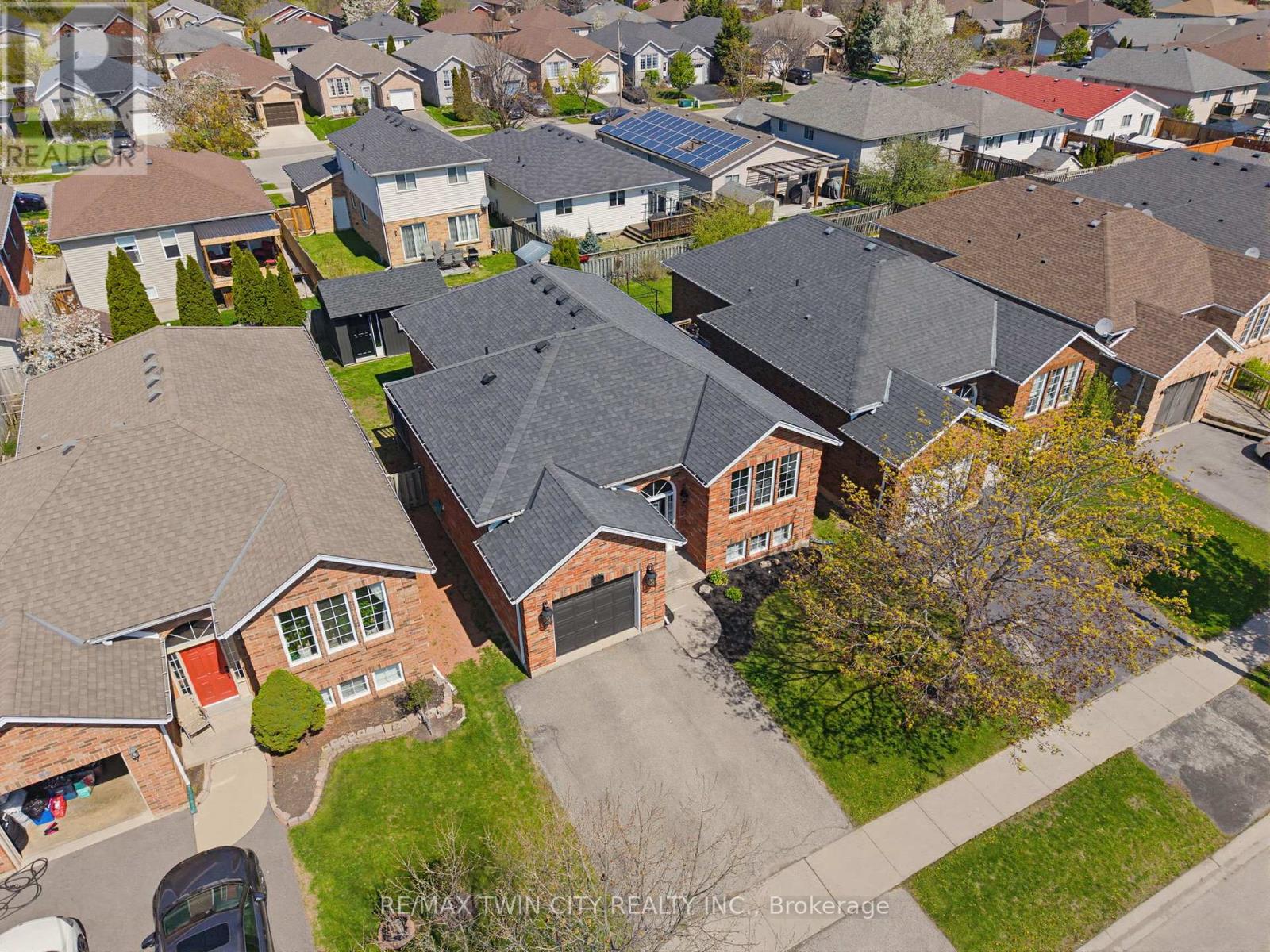 60 ST PATRICK'S DRIVE - 34