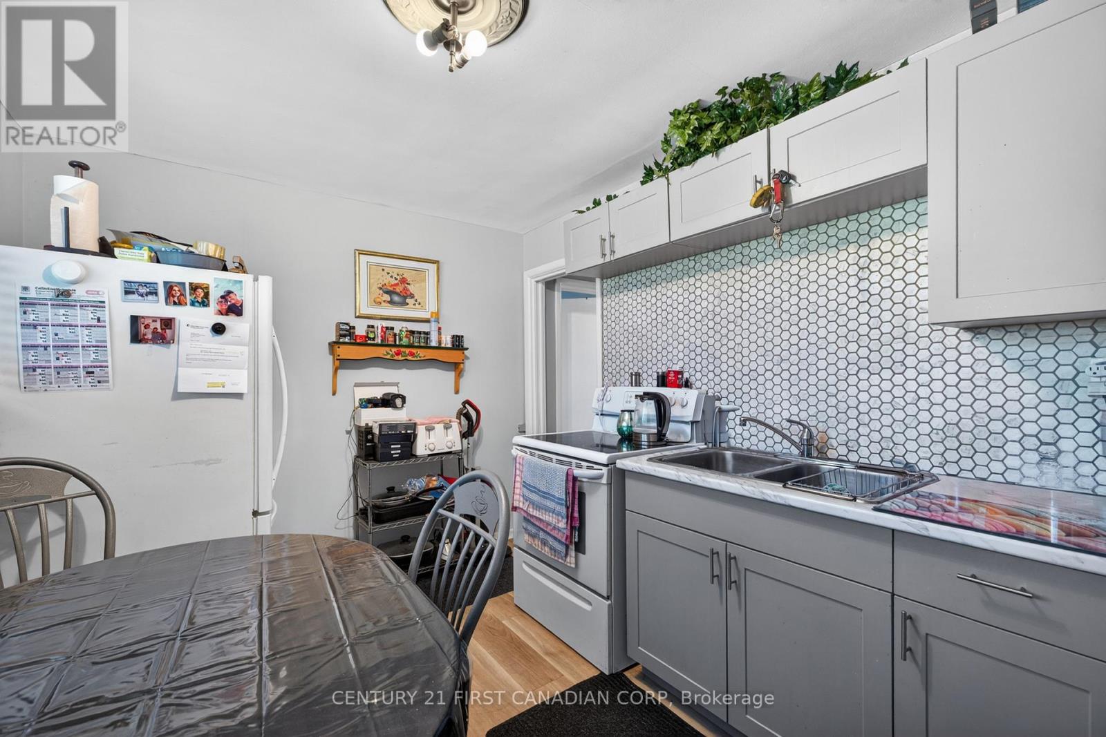 197 BARKER STREET - 33