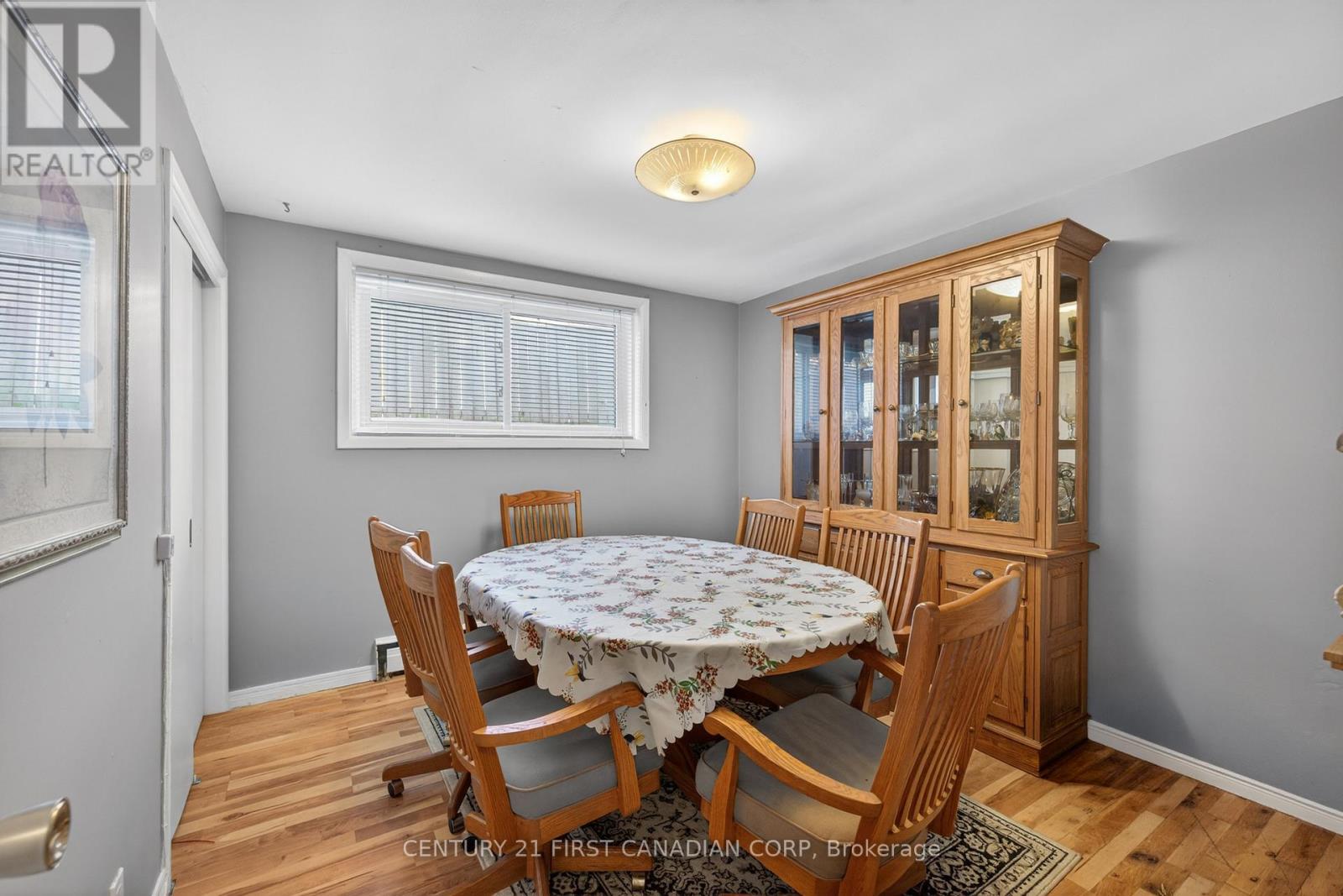 197 BARKER STREET - 37